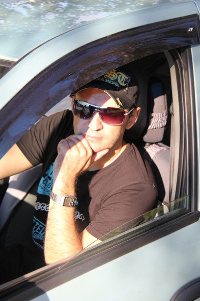 Олег Леонов