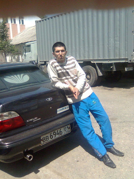 Азиз Аброров