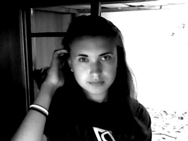 Оля Ястребова