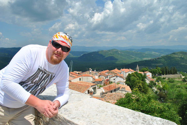 Андрей Леонов