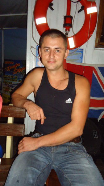 Николай Комов