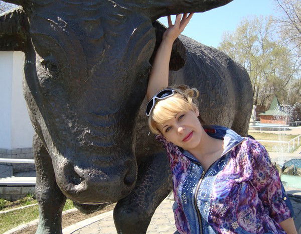 Алена Захарова