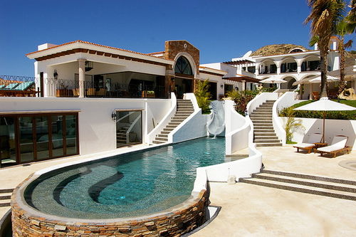 Арай Есжанова