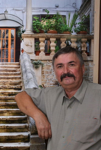 Александр Бондарь