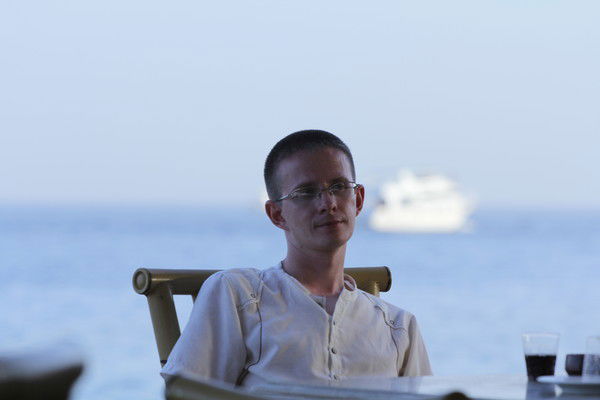 Антон Мельников