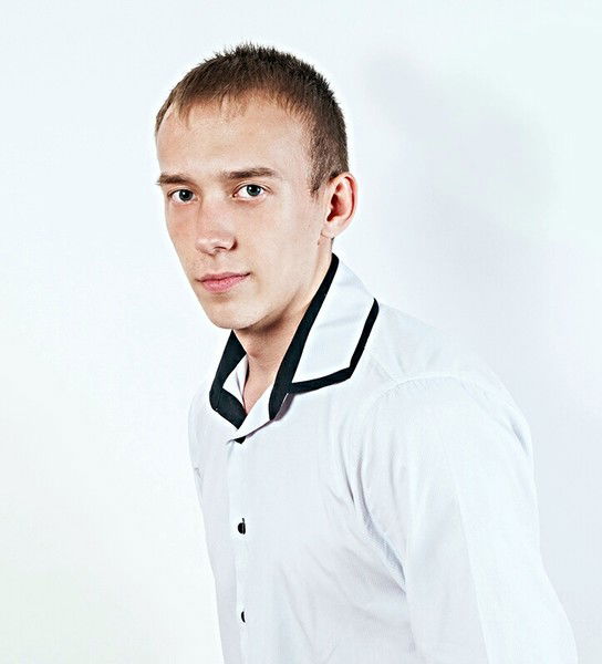 Андрей Попов