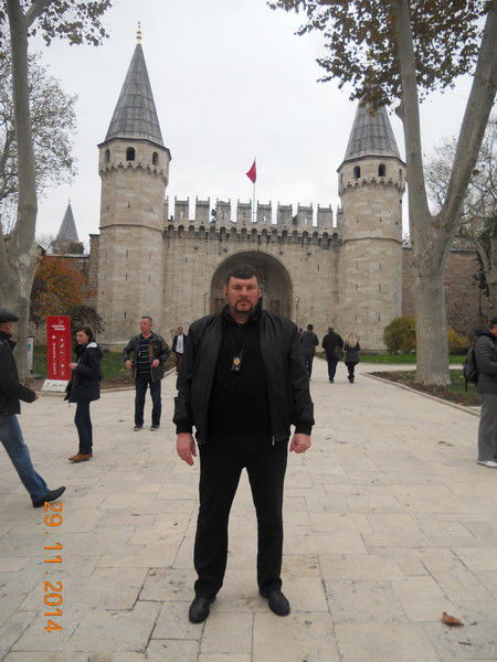 Андрей Перов