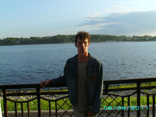 Андрей Комаров