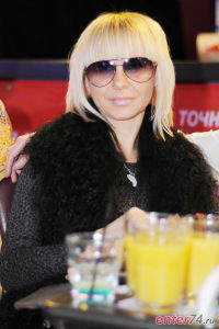 Света Попова