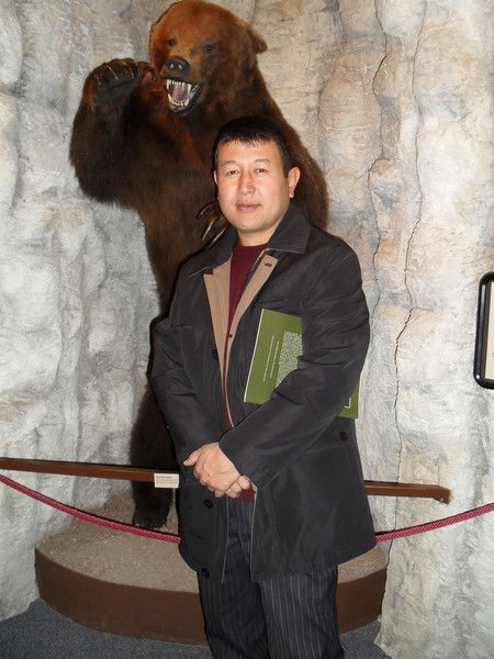 Жамшит Максытов