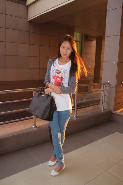 Zhanara* Id179866137