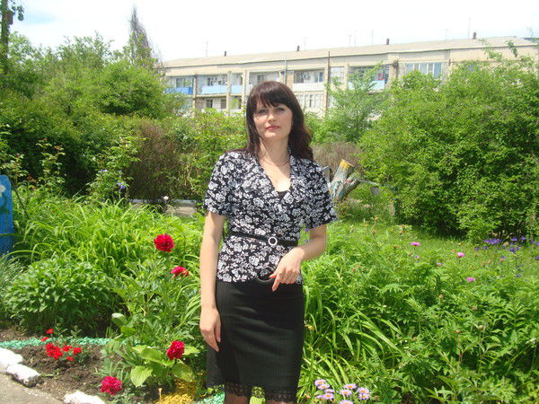 Лена Попова