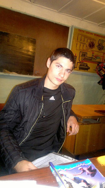 Александр Леонтьев