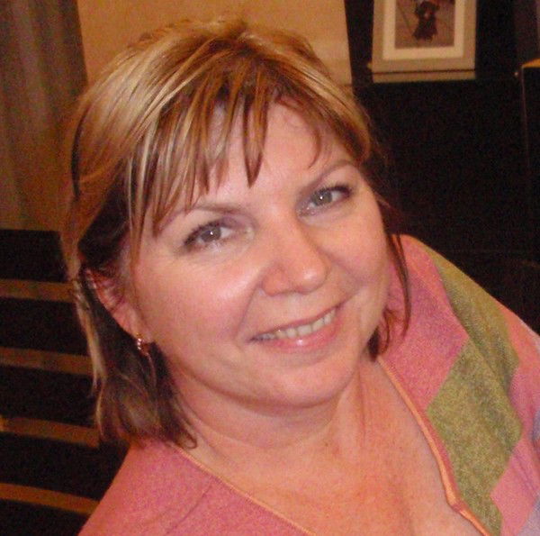 Eлена Юхнова