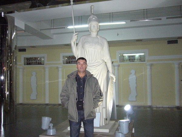 Александр Овчаренко