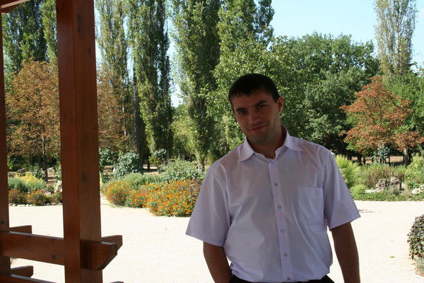 Денис Неверов