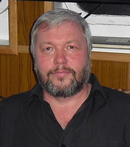 Игорь Емельянов