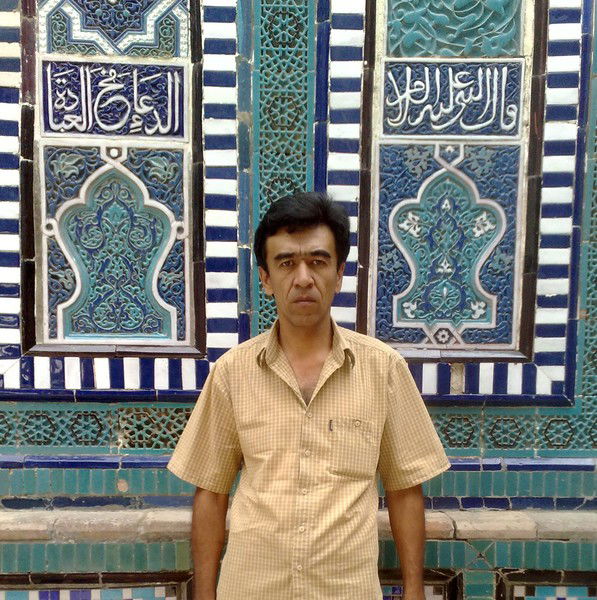 Kахрамон Aрипов