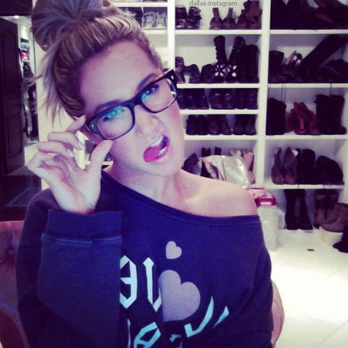 Ashley Tisdale)