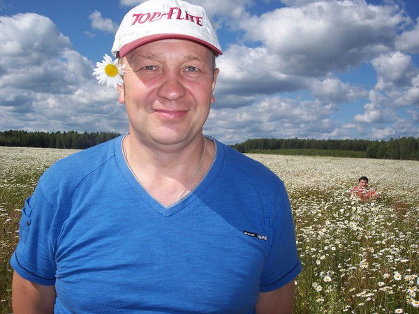 Олег Мотолин