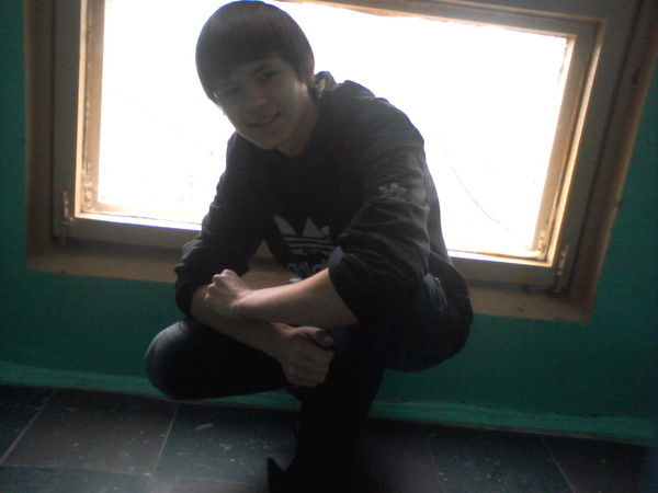 Санёк Маненков