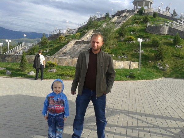 Иван Мельников