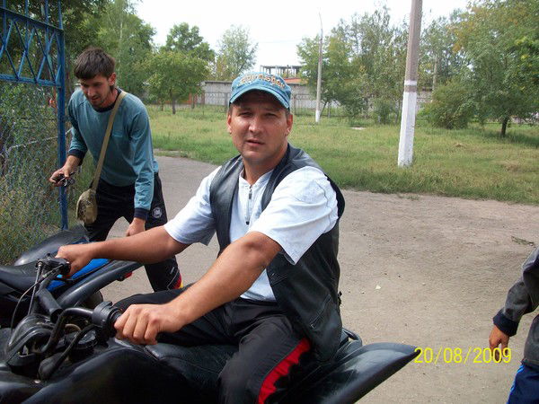 Анатолий Медведев