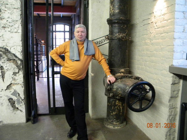 Евгений Харламов