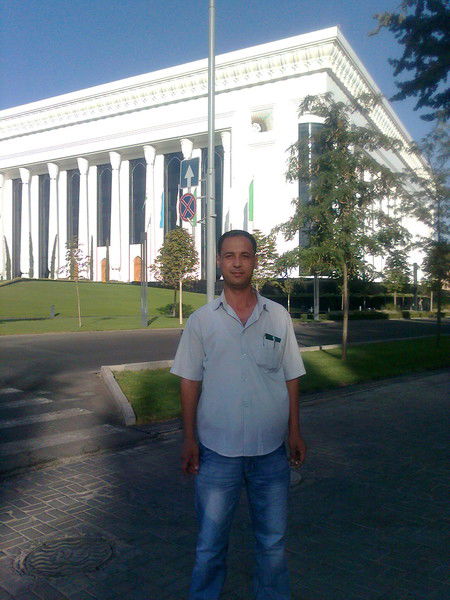 Нодирбек Исломов