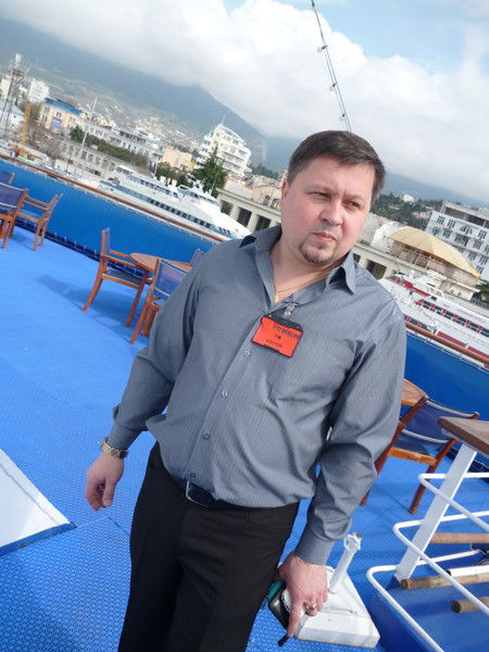 Игорь Артамонов