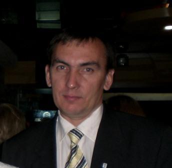 Олег Ларионов