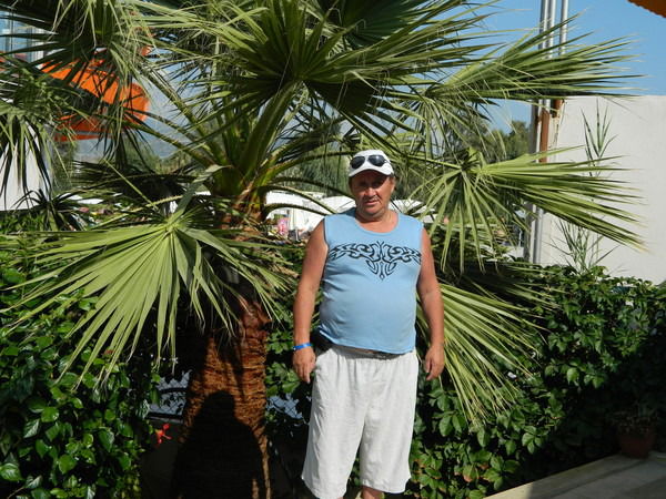 Ахат Гафуров