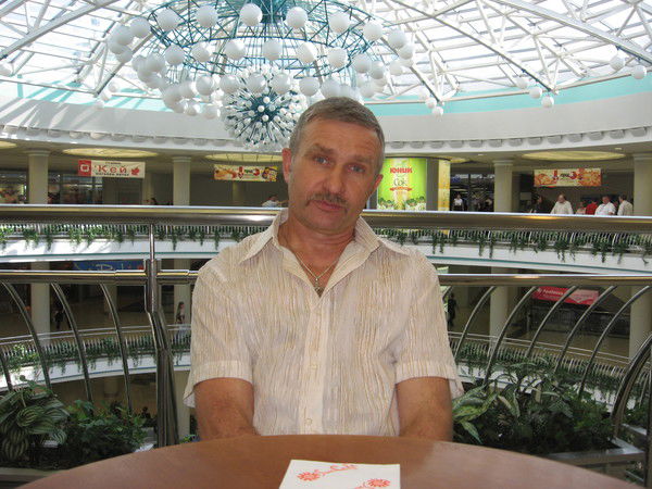 Сергей Пивоваров