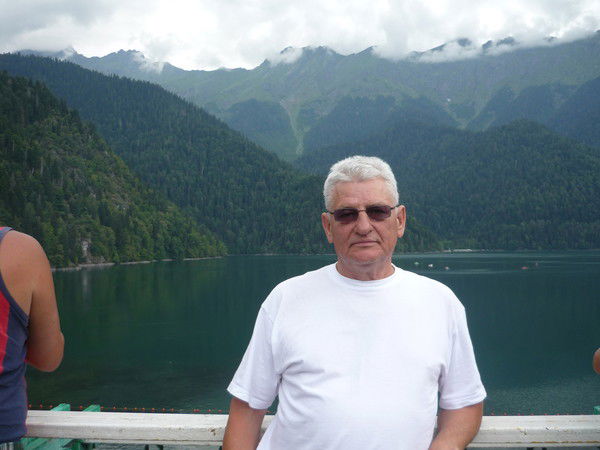 Виктор Мельников