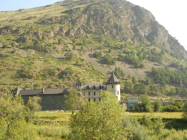 Мадина Ошроева