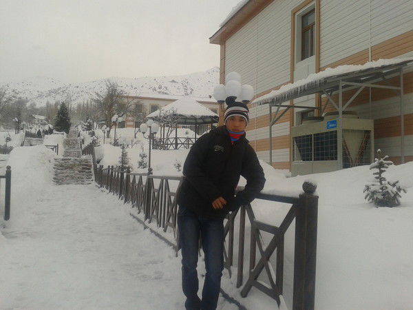 Аброр Ахматов