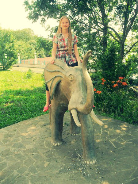 Даша Хмеленок