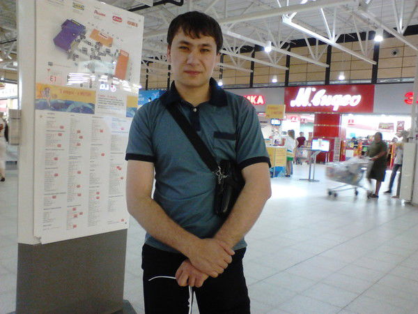 Хидоят Икандаров