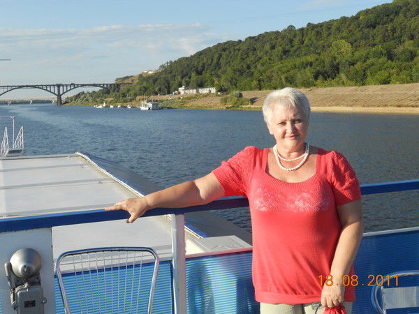 Лариса Одинокова