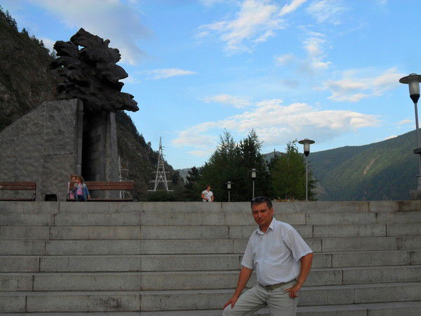 Максим Чурсин