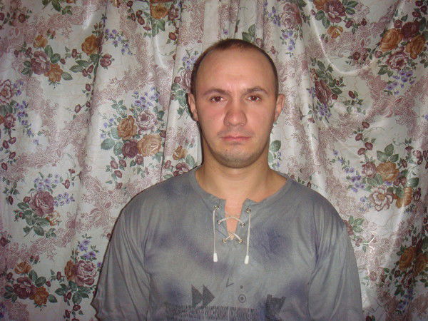 Олег Николаев