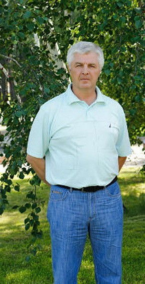 Александр Емельянов