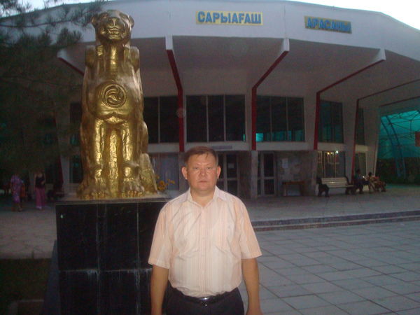 Жандос Сулейменов