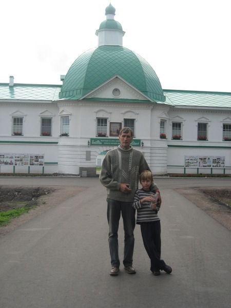 Максим Антонов