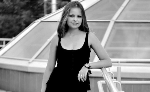 Анна Полесова