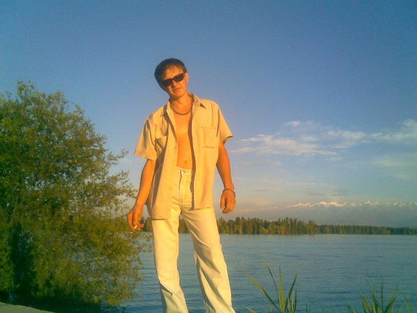 Алексей Неверов