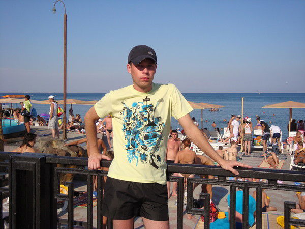 Денис Пронский