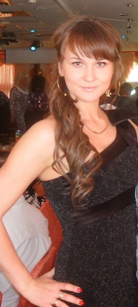 Алена Попова