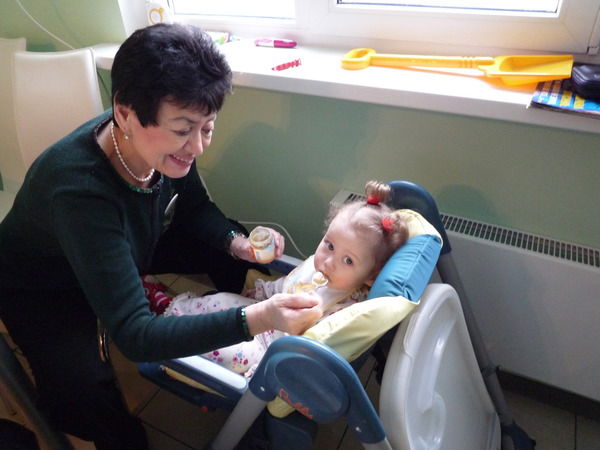 Лола Унанова