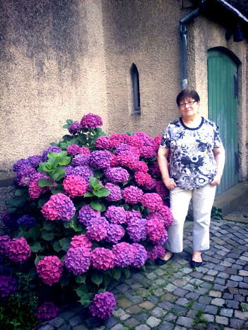 Людмила Петерс